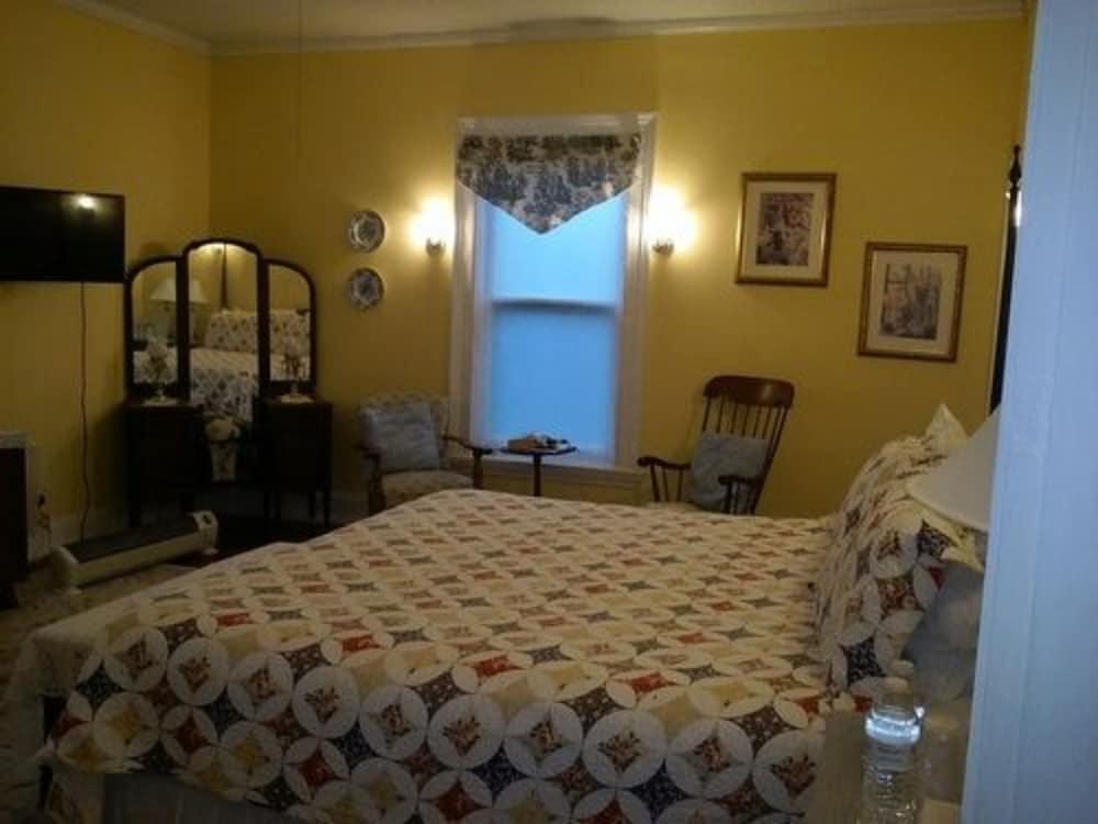 Six Acres Bed And Breakfast Синсинати Екстериор снимка