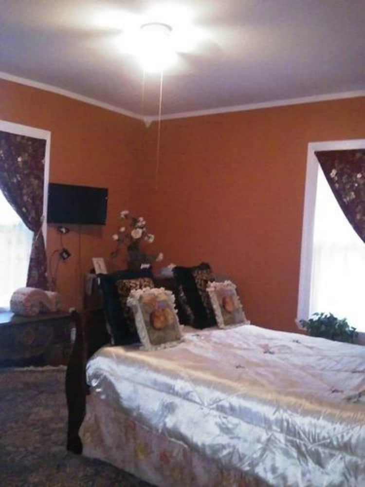 Six Acres Bed And Breakfast Синсинати Екстериор снимка