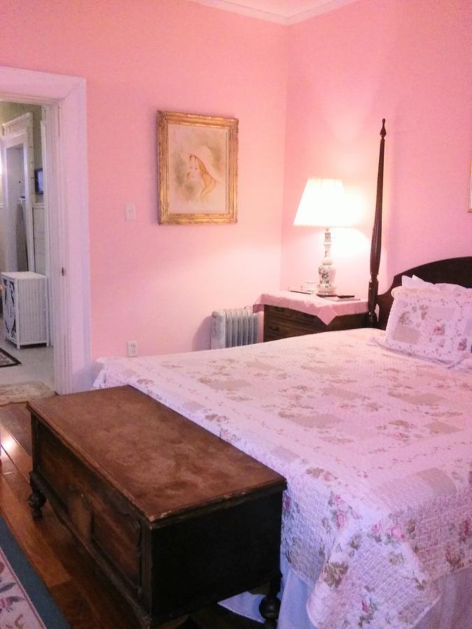 Six Acres Bed And Breakfast Синсинати Екстериор снимка